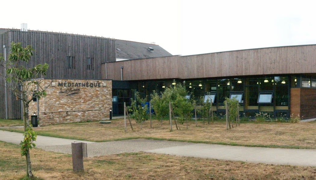 Edmond Bertreux Library 2