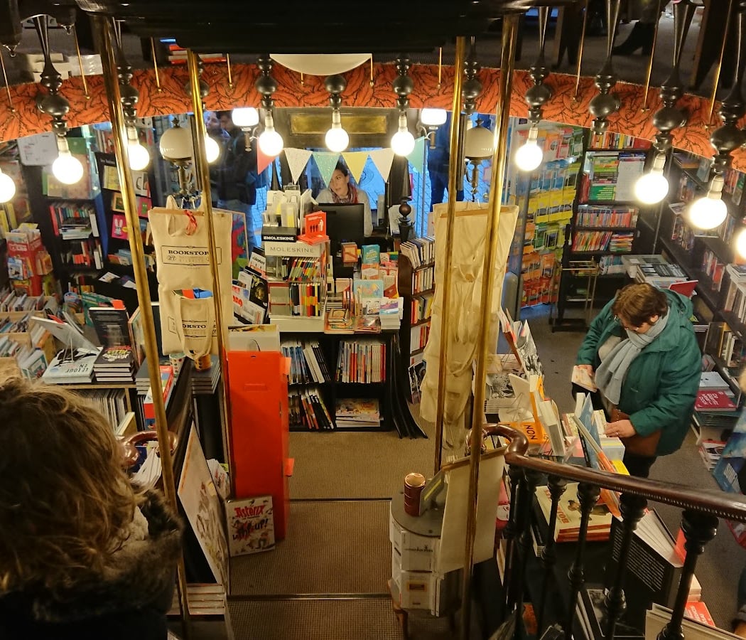 Bookstore Biarritz 3
