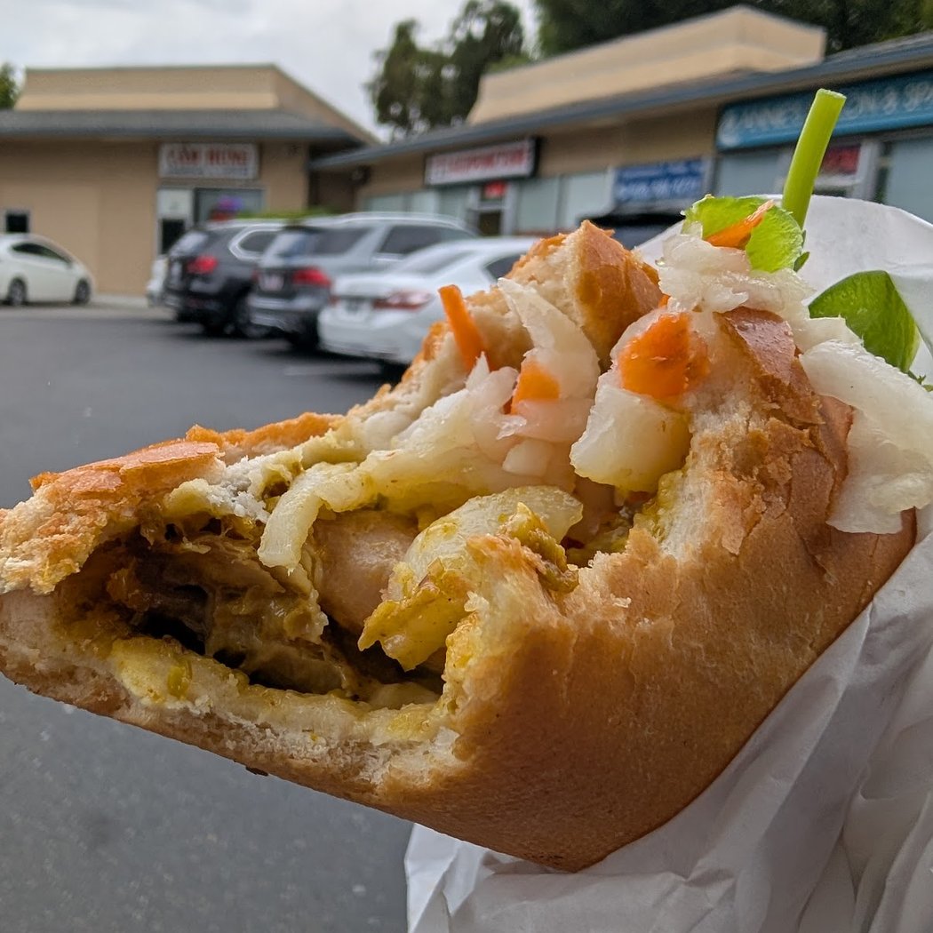 Cẩm Hưng Sandwich and Coffee 3