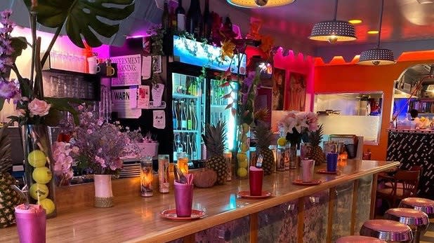 Lil' Deb's Oasis 2