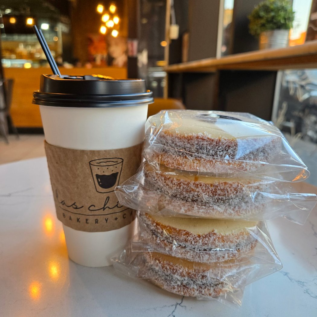 Las Chicas Bakery & Cafe 1