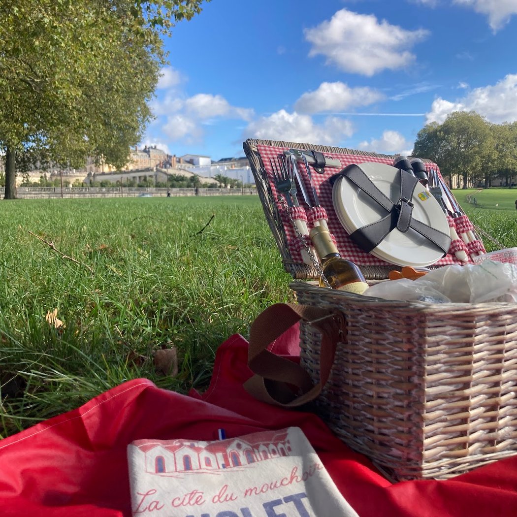 Picnic Area - Lake of The Swiss Guards 1