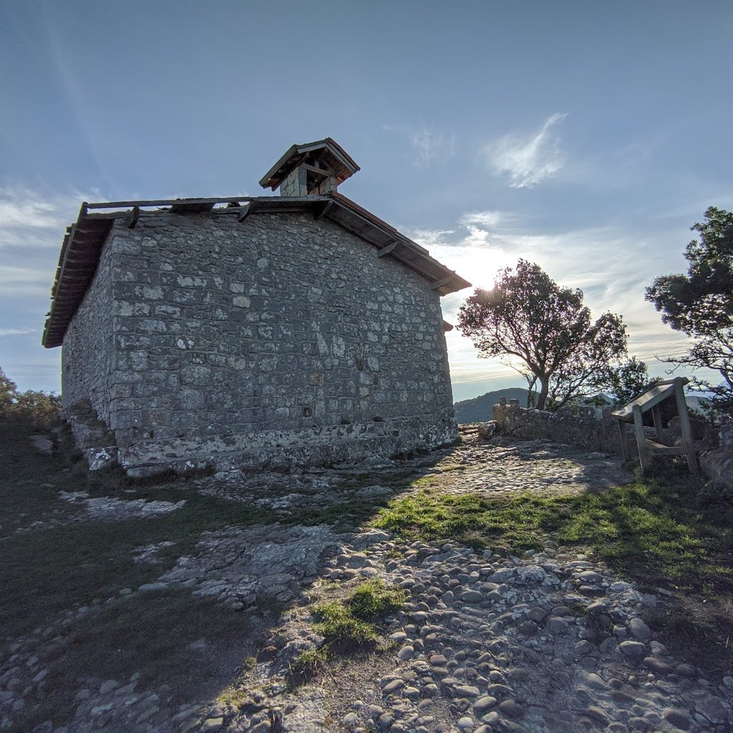Atxarreko San Pedro ermita 2