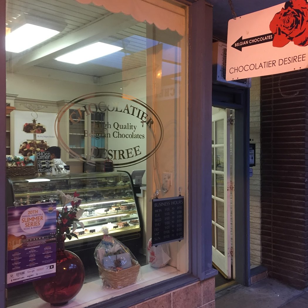 Chocolatier Desiree 2