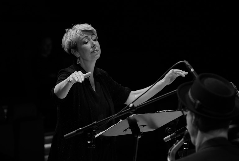 Nikki Iles Band 3