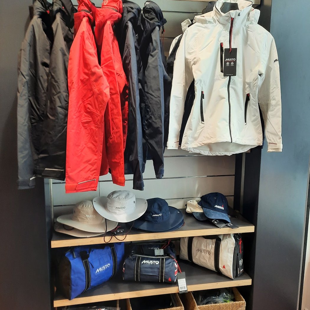 Nautistore - HELLY HANSEN / MUSTO 1