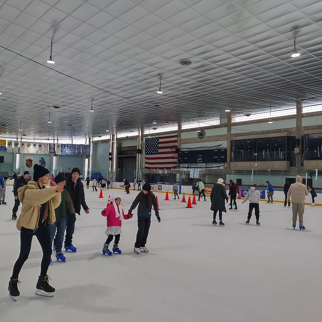 Free Kids Ice Skating 2