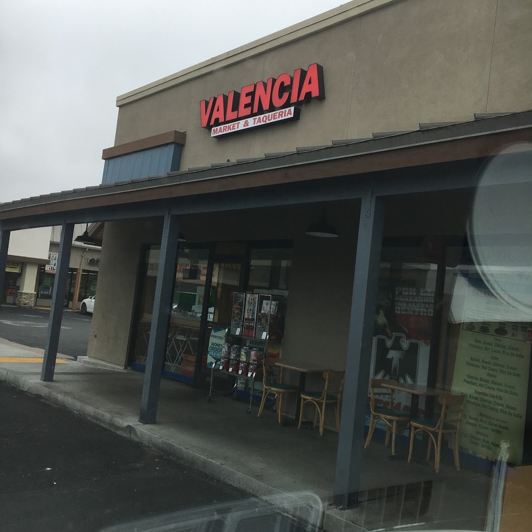 Valencia Market y Taqueria 2