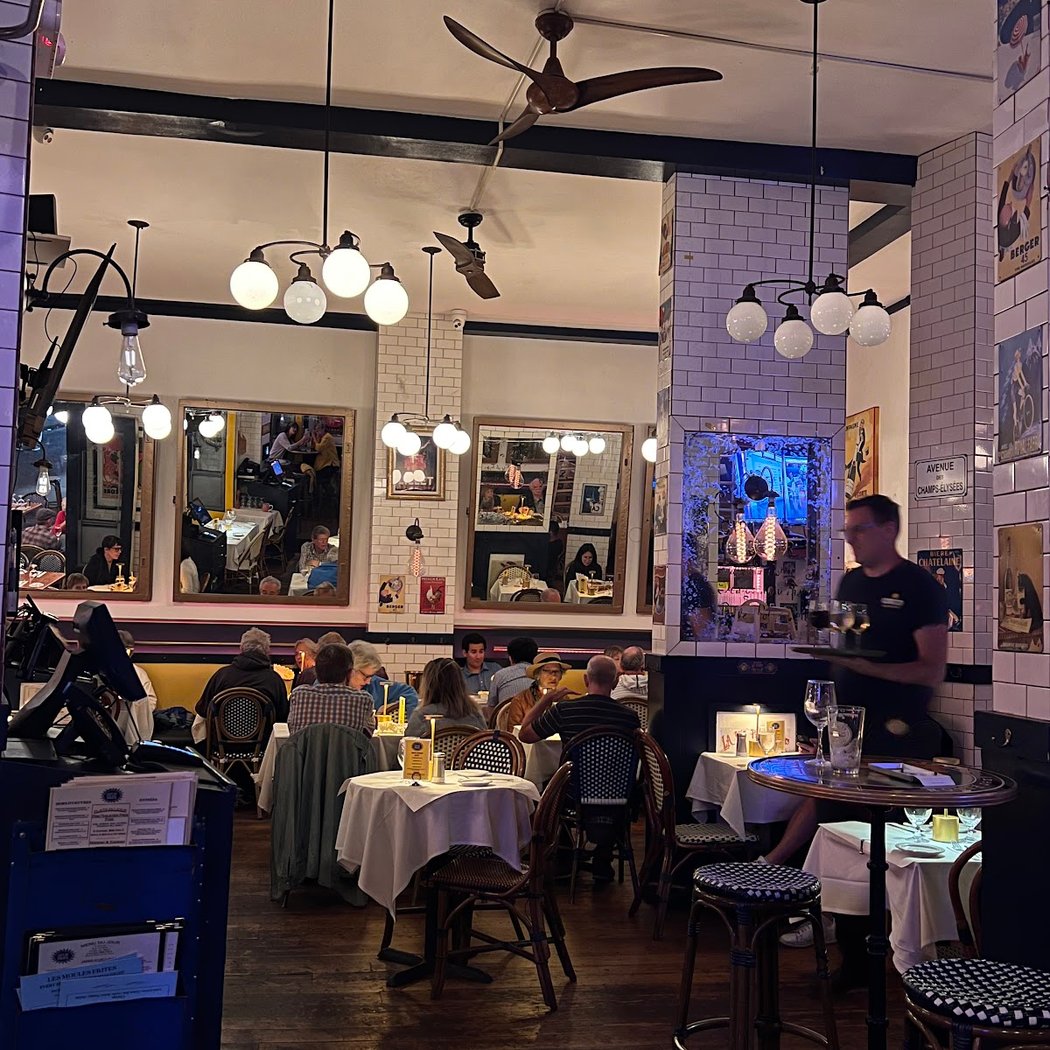Cafe du Soleil 3