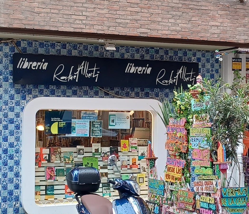 Presentación literaria: KATIXA AGIRRE, Servicio interior (Tusquets) 2