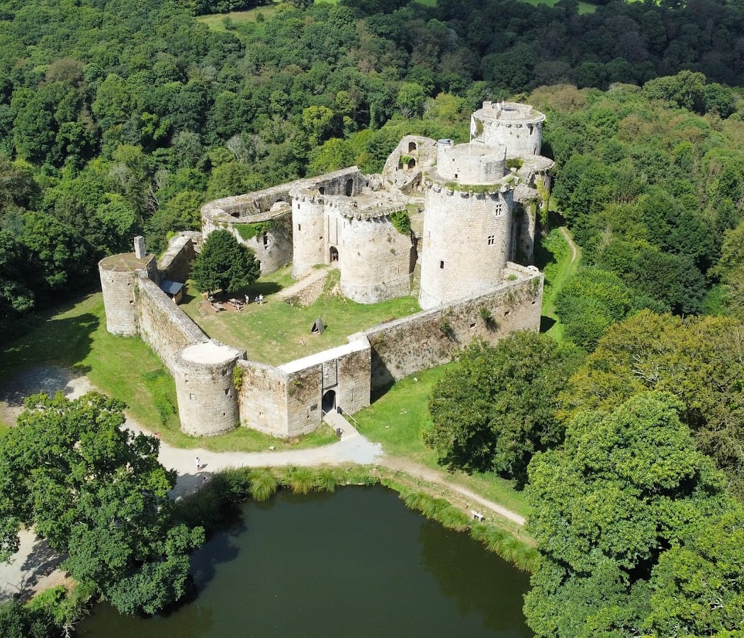 Tonquedec Castle 2