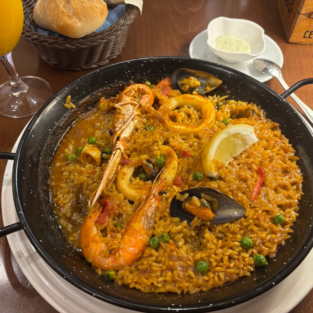 Bodeguita la parihuela 1
