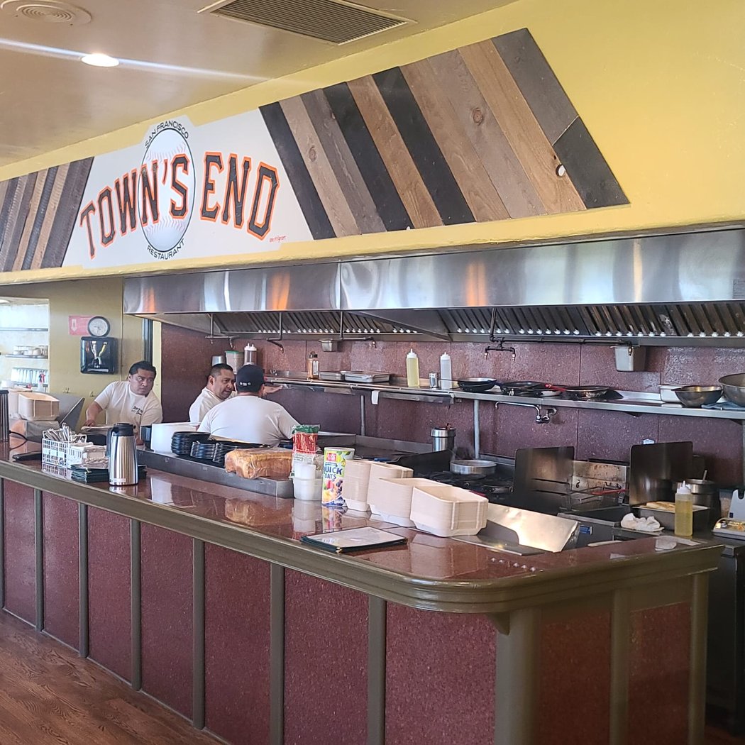 Town's End Brunch 2
