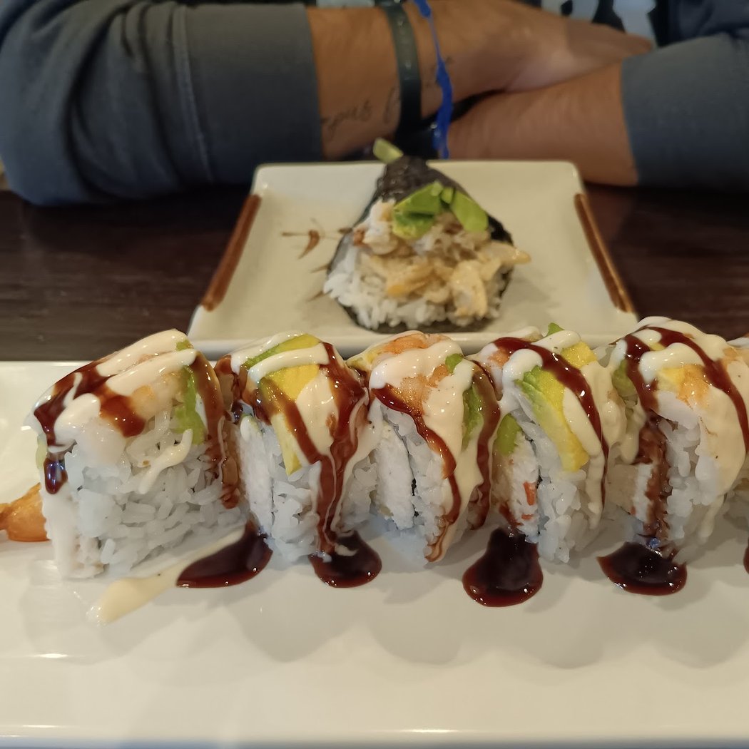 hikari sushi & ramen 3