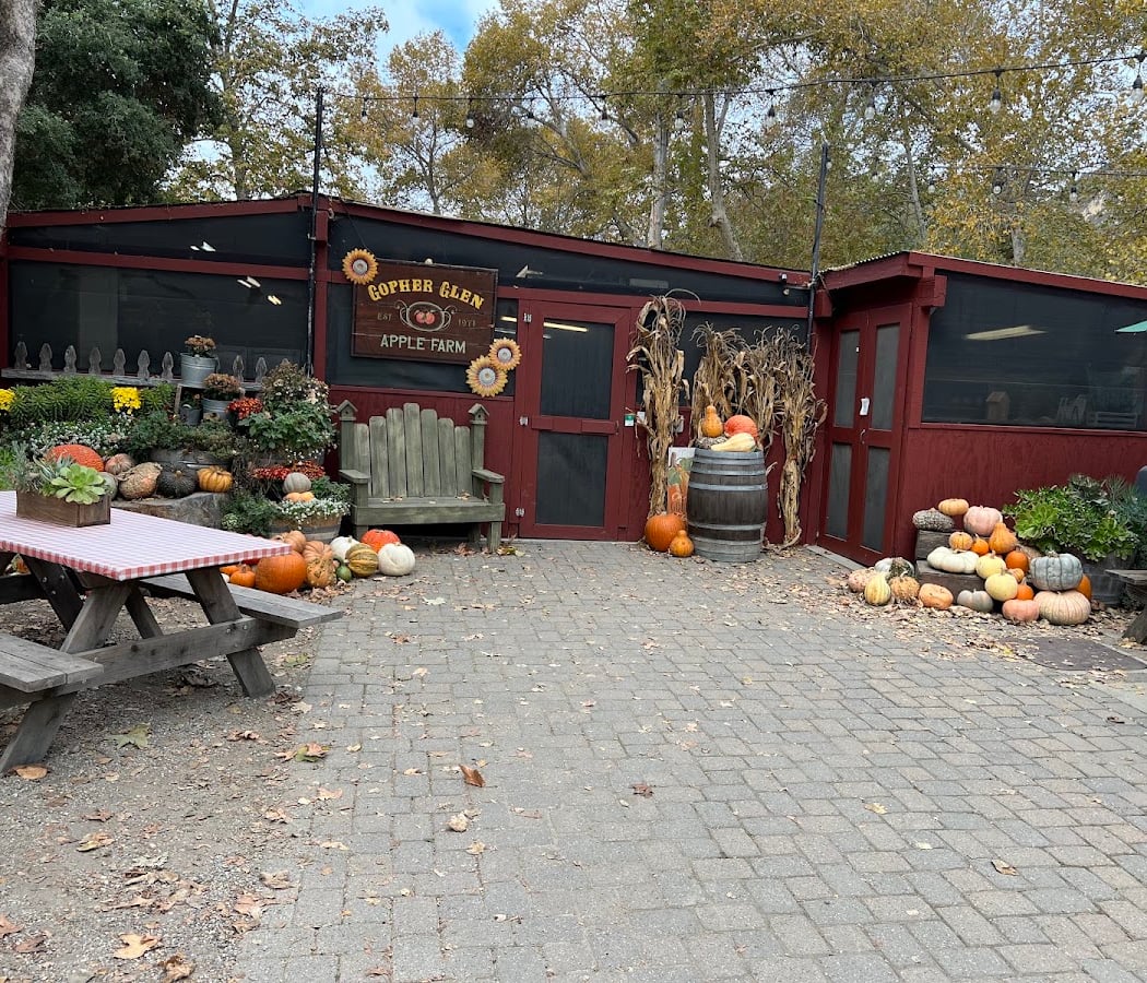 Gopher Glen Organic Apple Farm 3