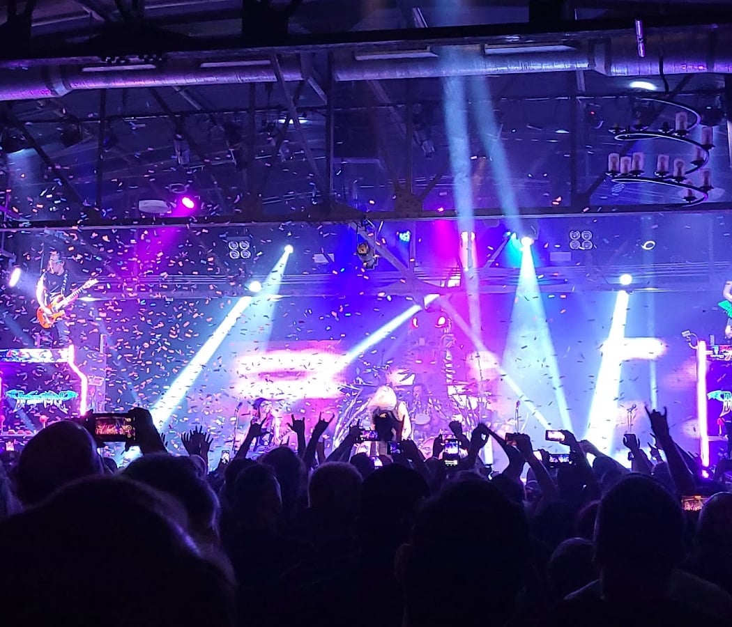 Warehouse Live 1