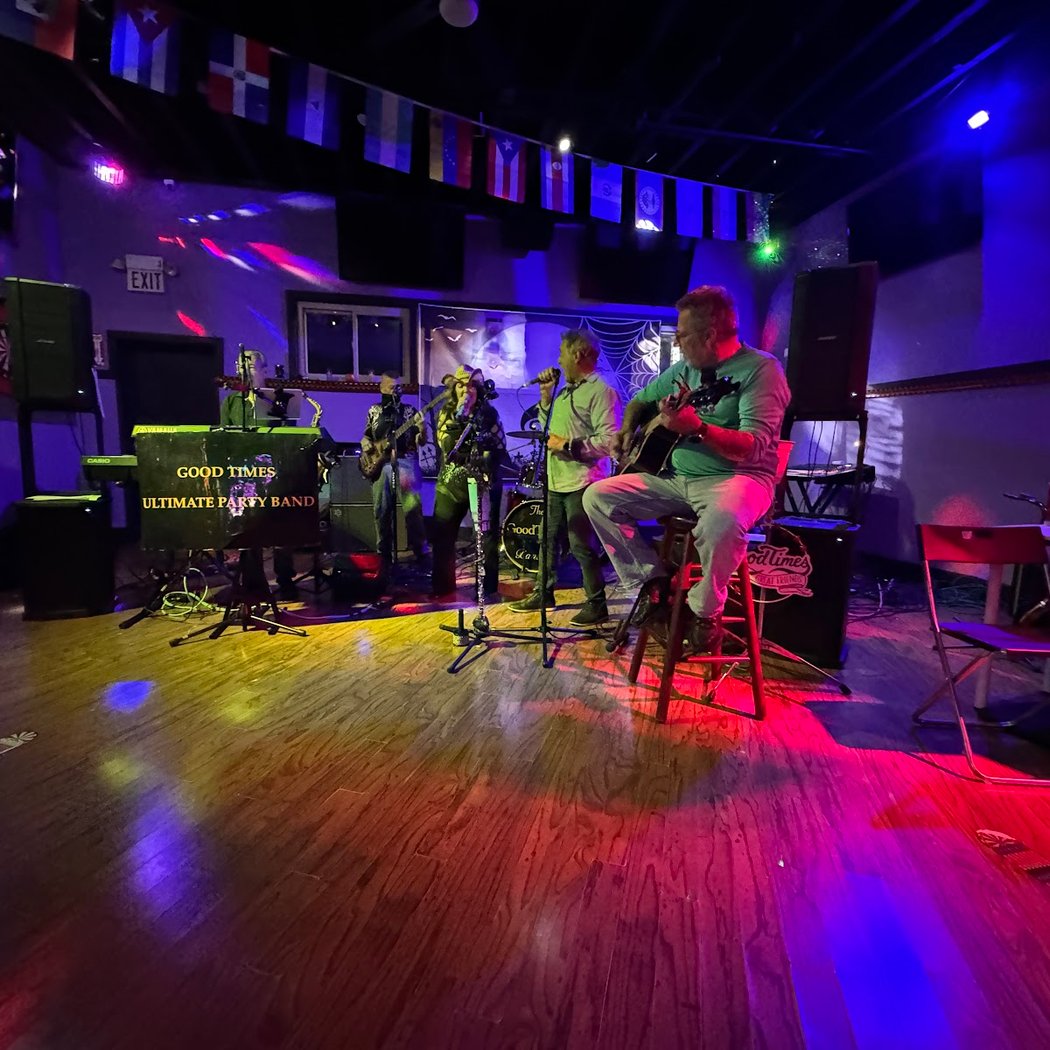 1683 Sports Bar & Restaurant 3
