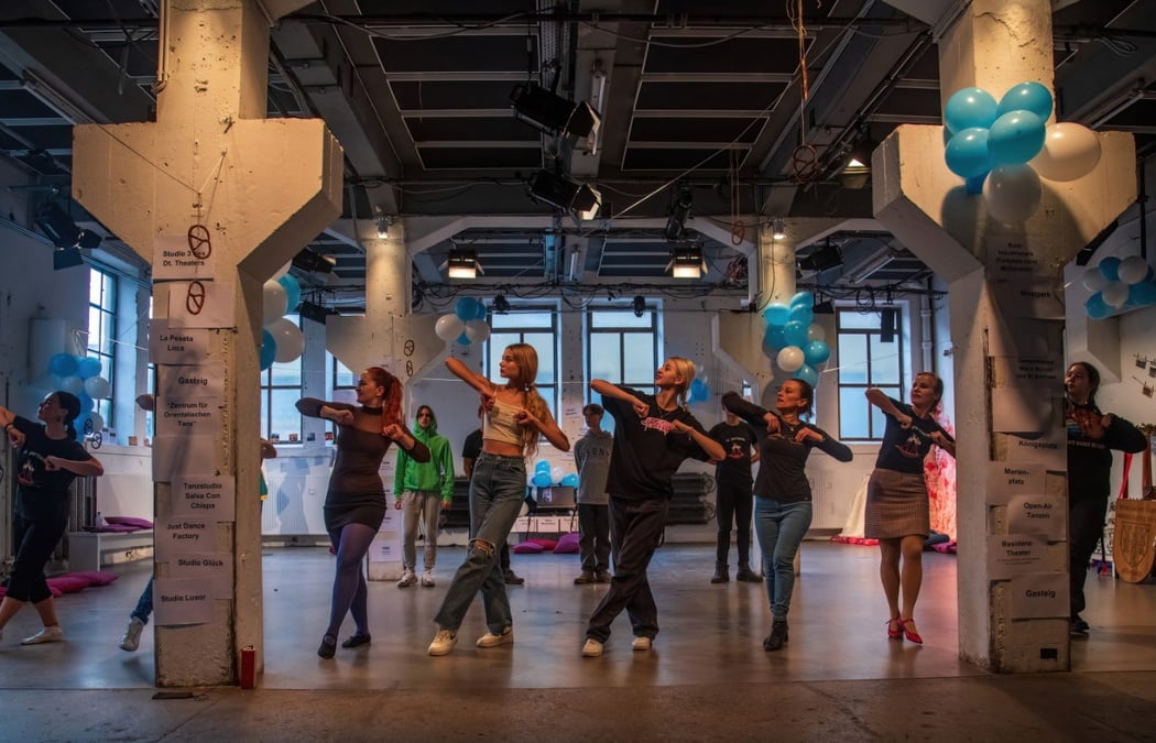 Munich through the eyes of dance – Excursion 2: The Station District 1