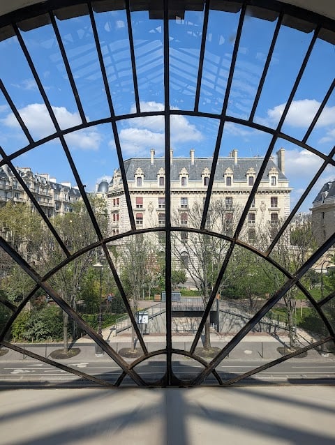 Passer la porte | Une année Guimard 1