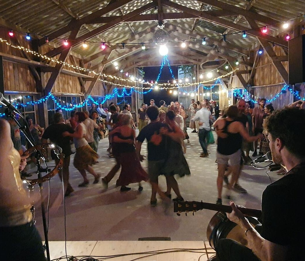 LE BAL DE LA RÉVEILLEUSE 1