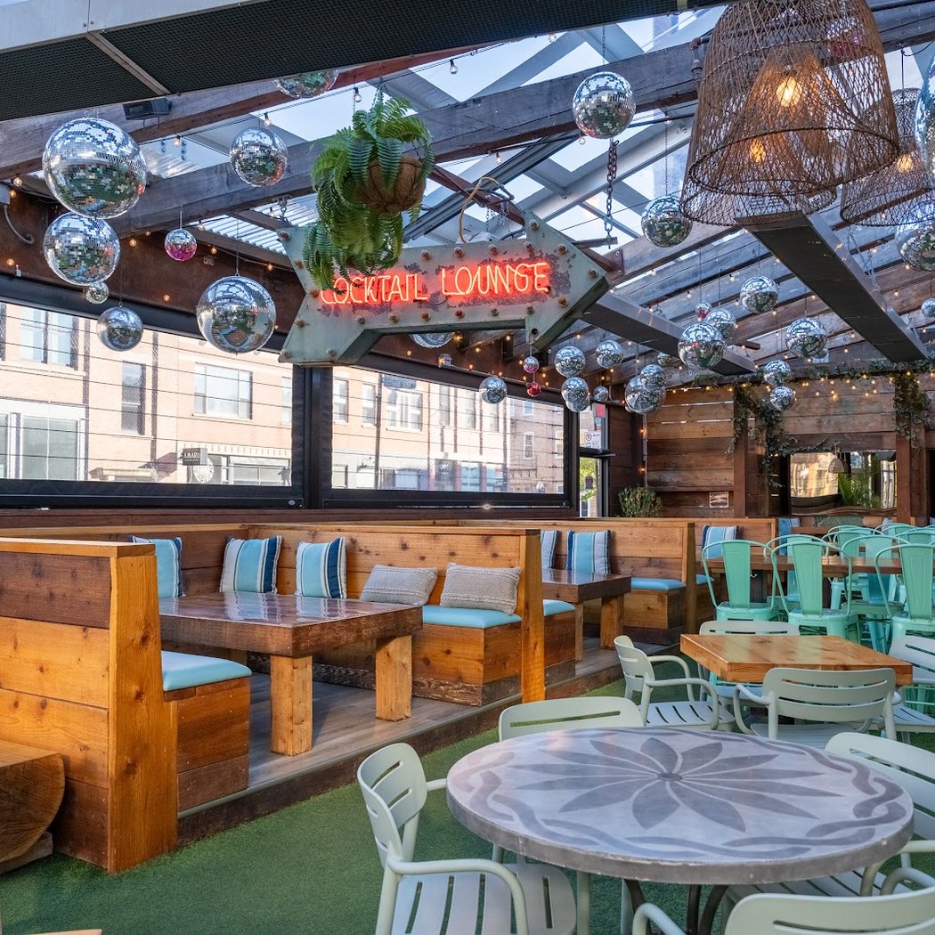 Paradise Park | Pizza & Patio 2