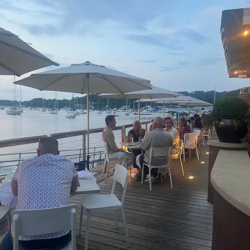 Schooners Bar & Grille 1