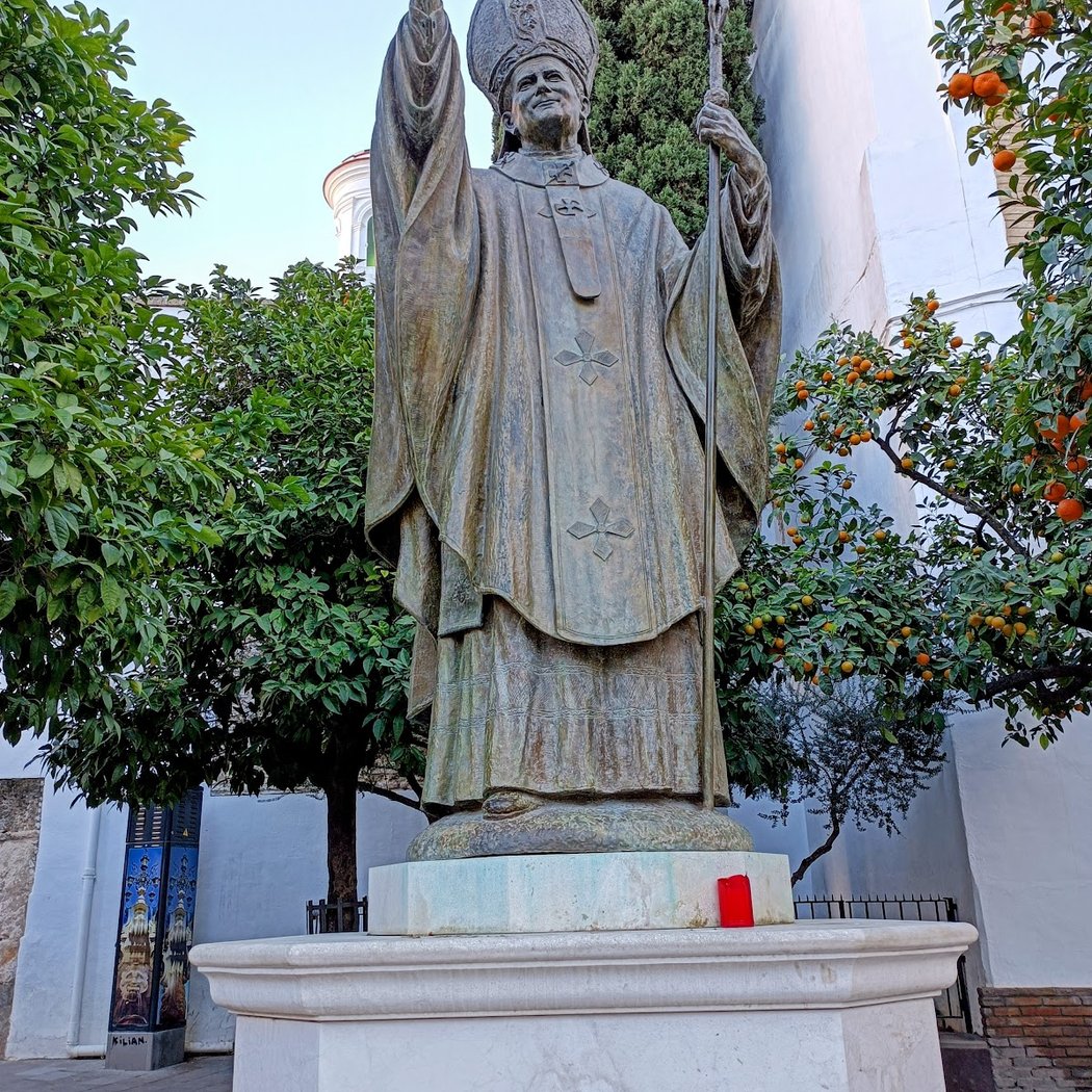 Monumento a San Juan Pablo II 2