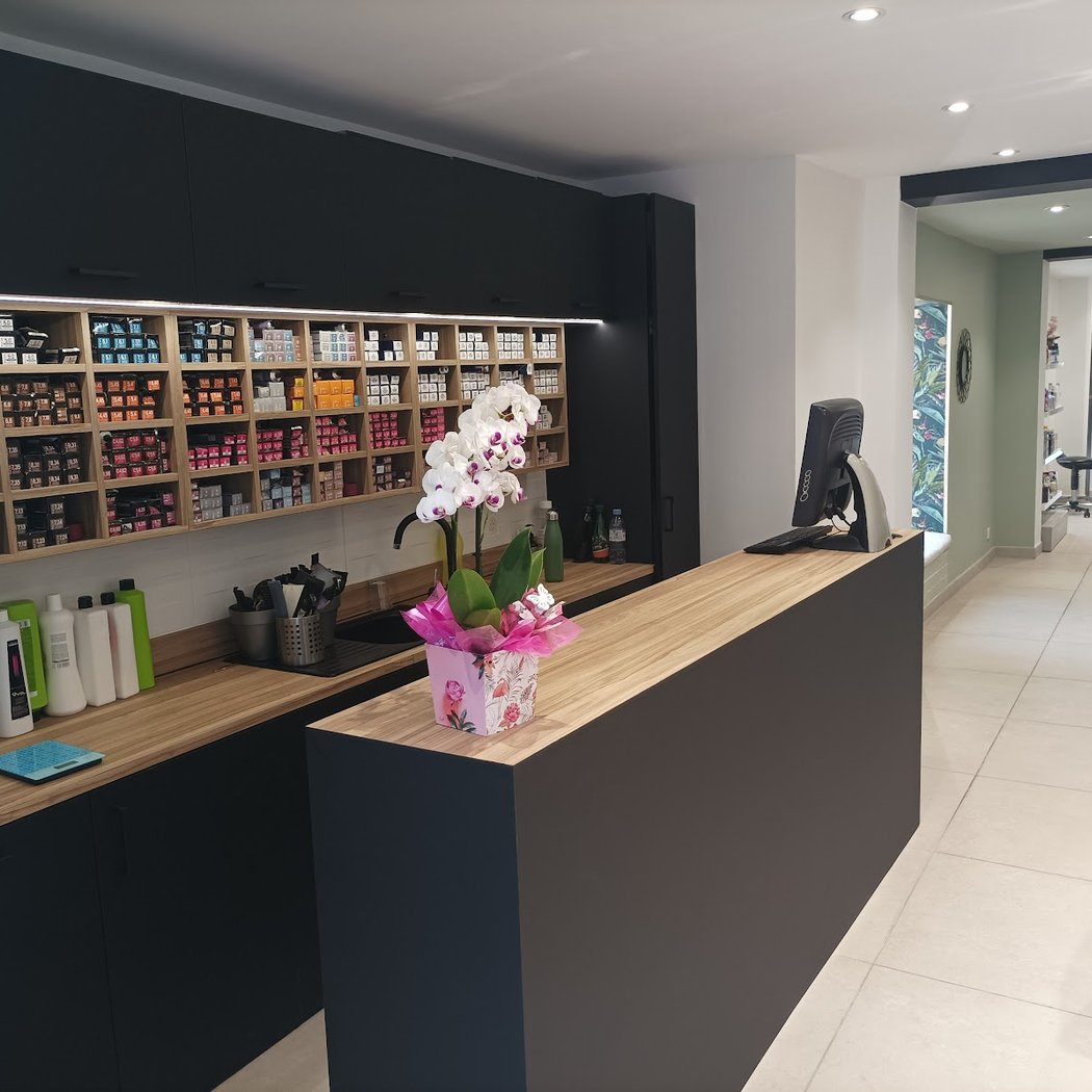 CS Maison de Coiffure (Coiffure Séduction) 2