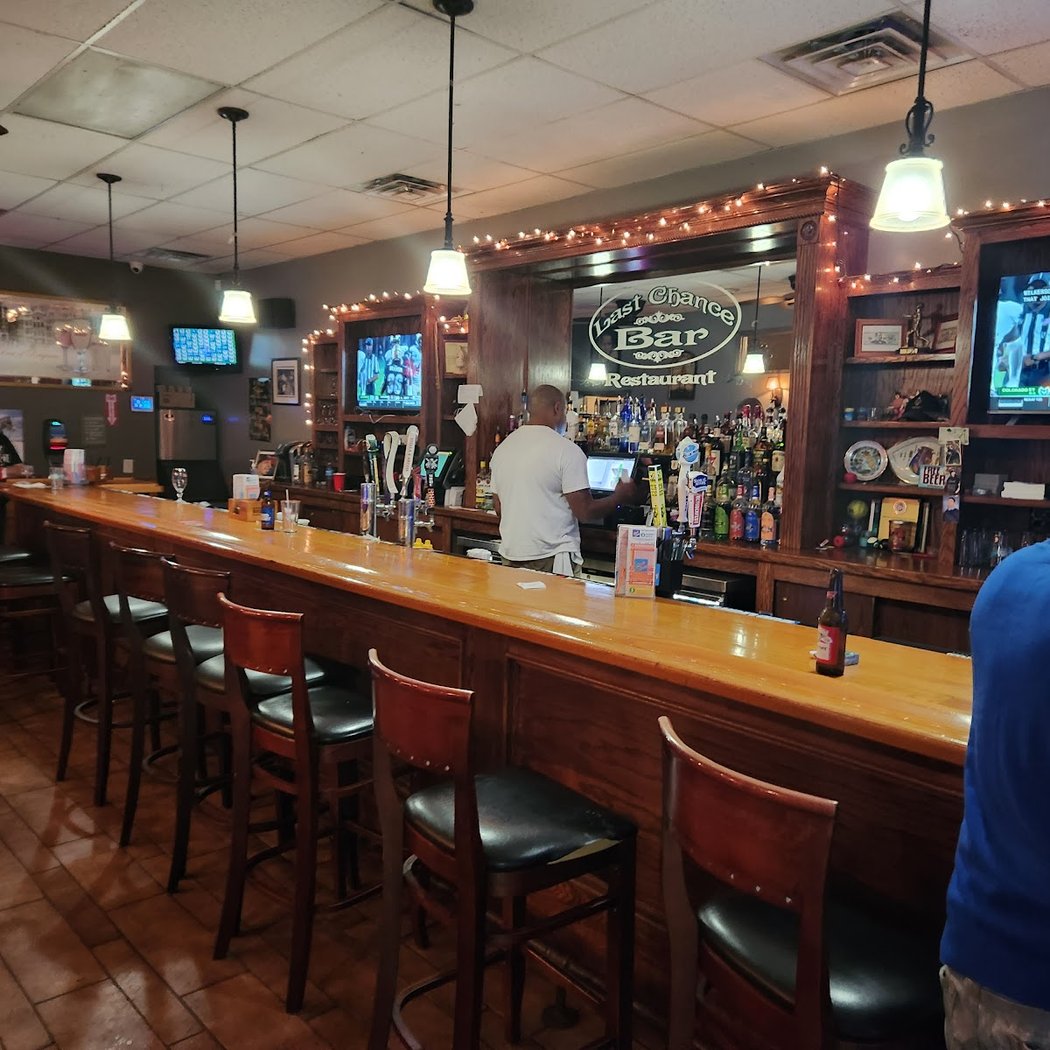 Last Chance Bar & Restaurant 4