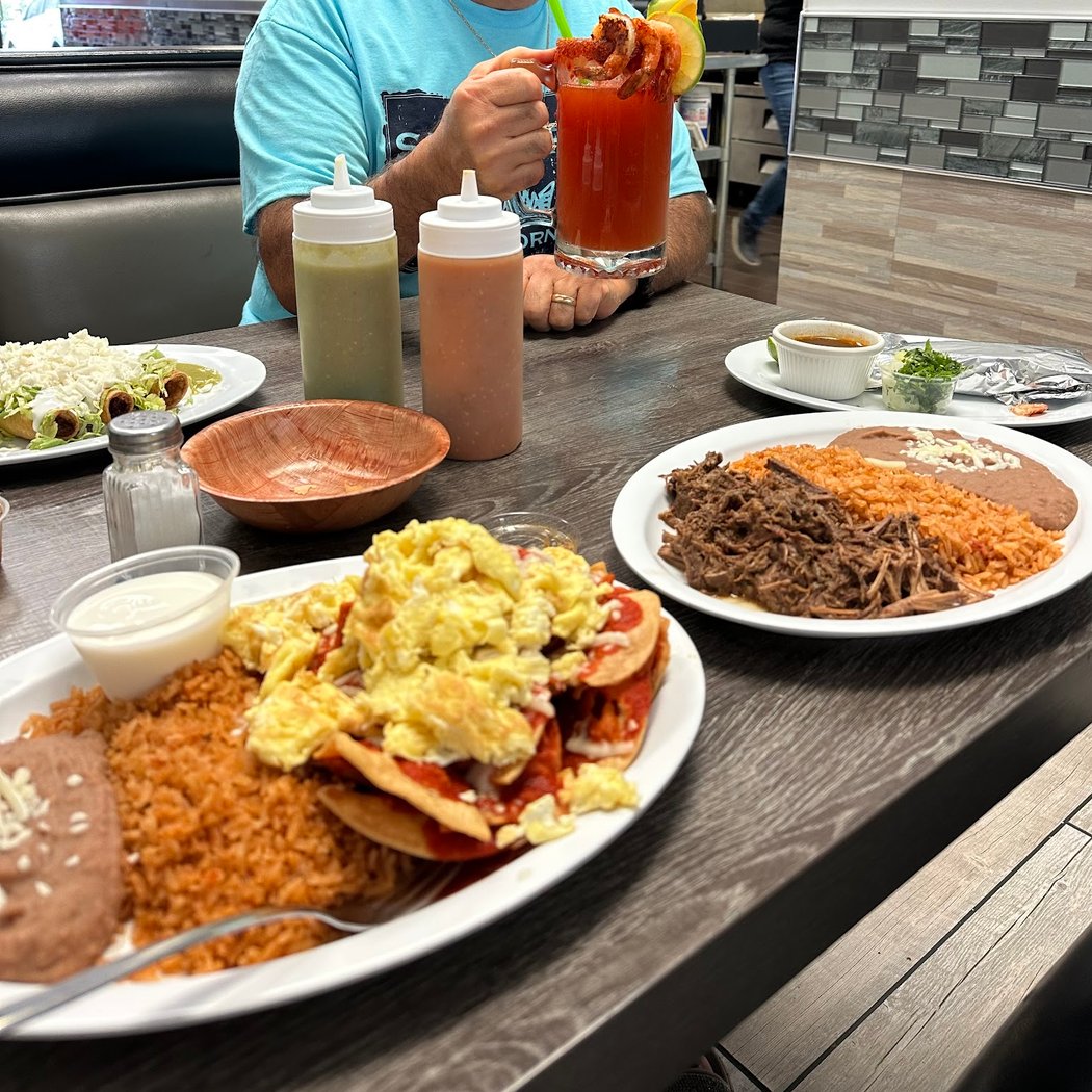 Burritos Tacos y Mas 2