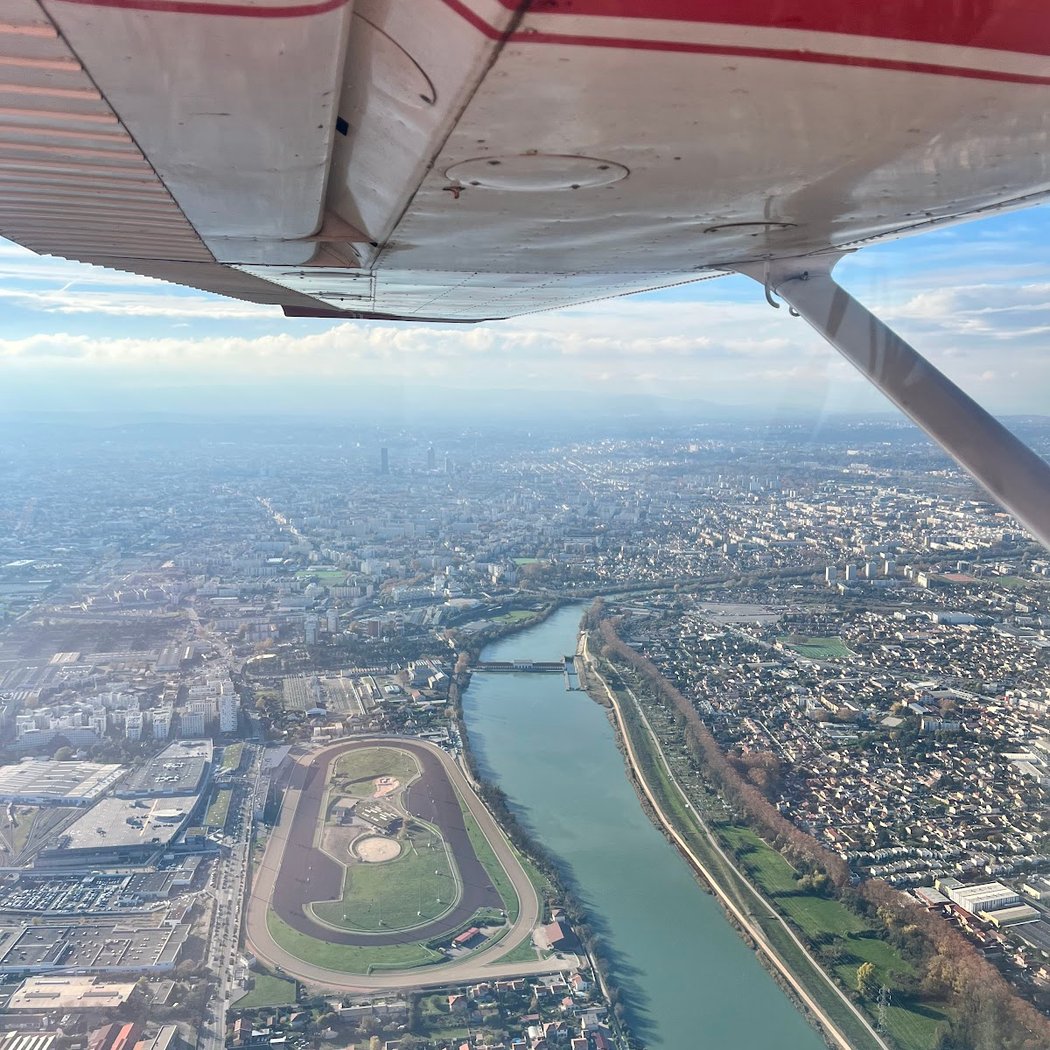 Avnir Aviation Lyon-Bron School Steering And Discovery Flight Avion Au Grand Public By Theft D'initiation 4