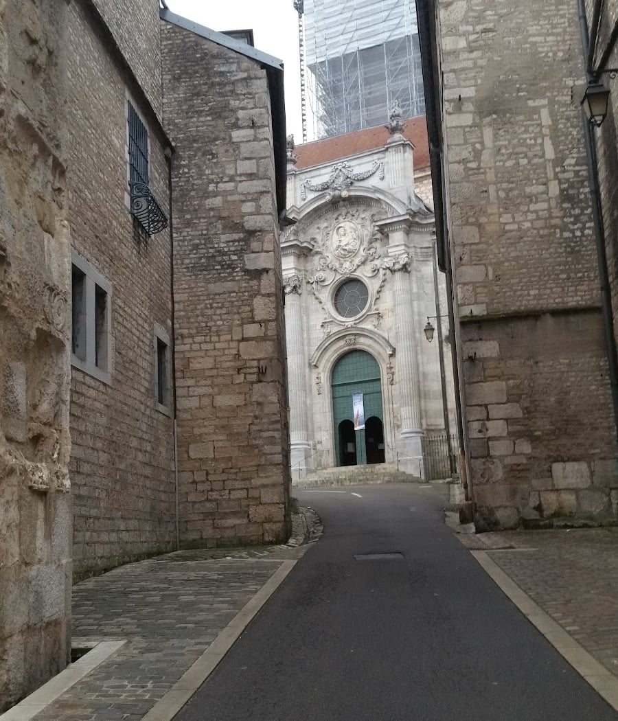 Rue de Clichy 2