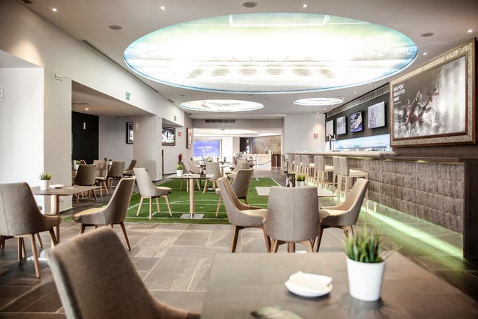 Admiral Arena Sport Bar 1