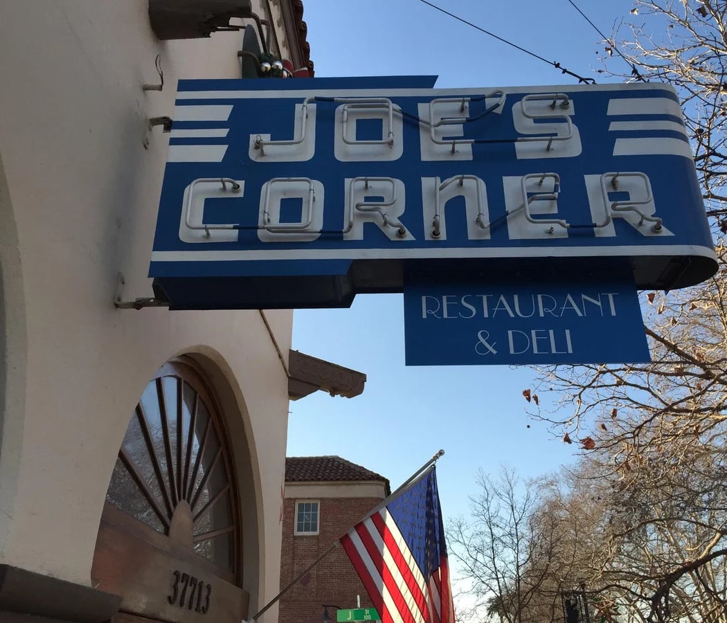 Rae Rae's at Joe's Corner 2