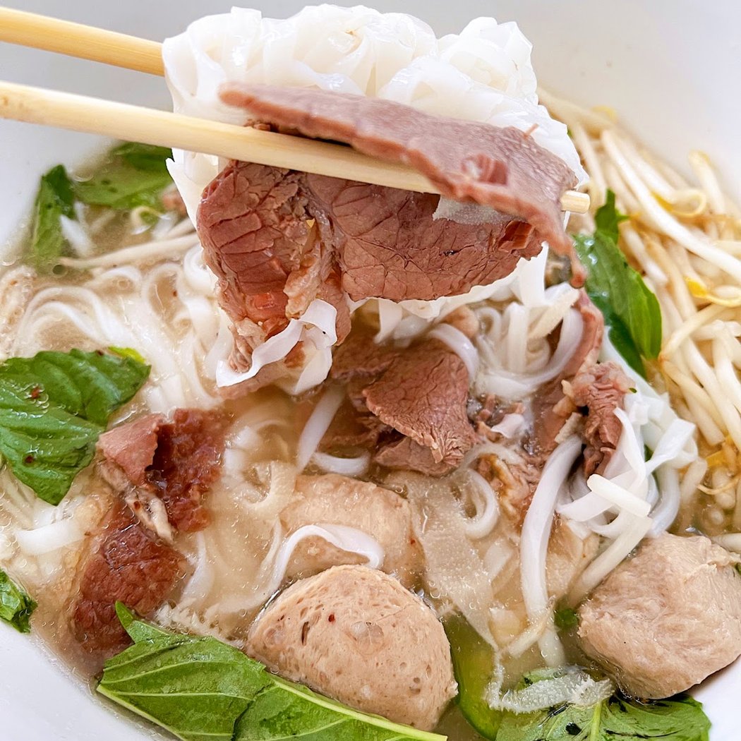 Nong Lá Vietnamese Cafe 3