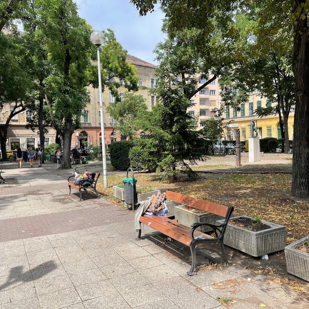 Klauzál tér 1