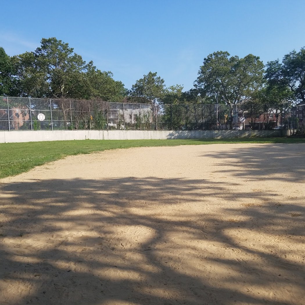 Linnaeus Park 1