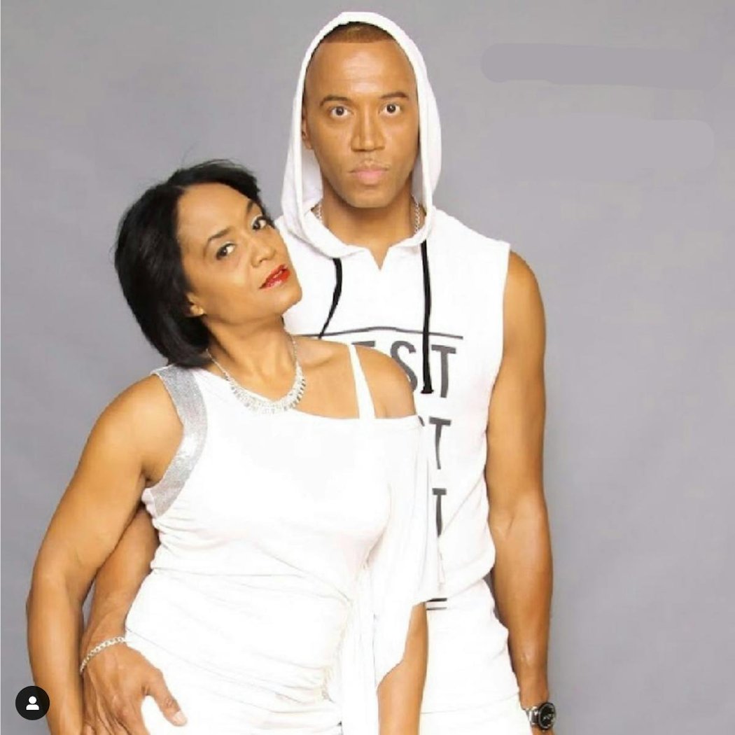OPEN MIC THURSDAYS Hosted by CHANDLAR & KAREN J. 1