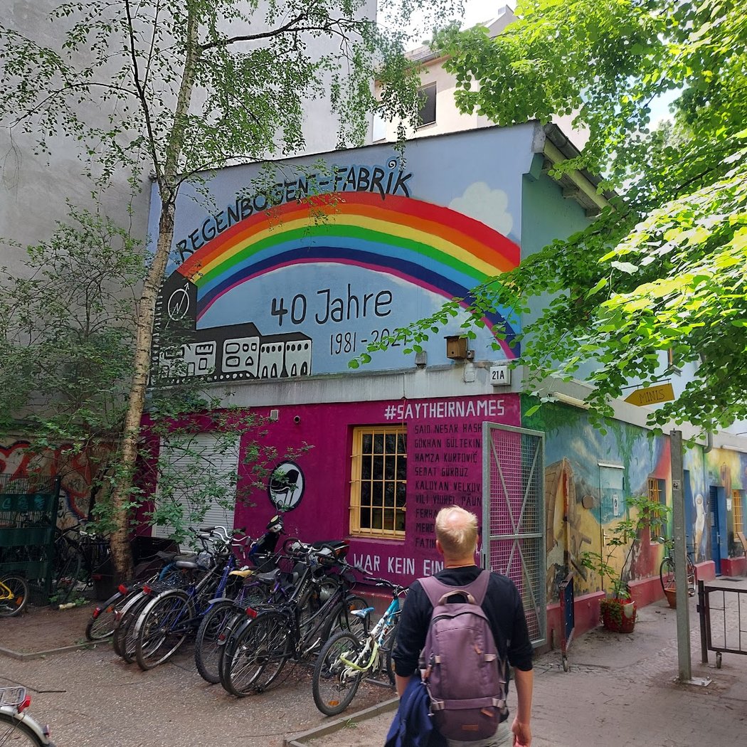 Regenbogenfabrik 1