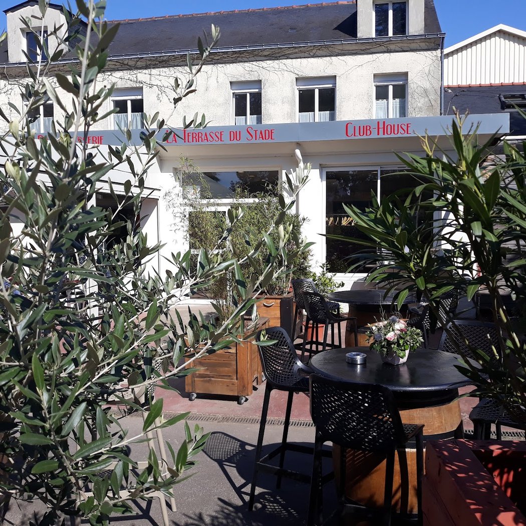 LA TERRASSE DU STADE (Restaurant du SNUC) 2