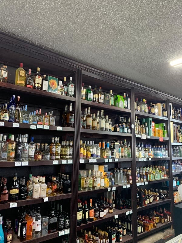 Daves Liquor Store 1