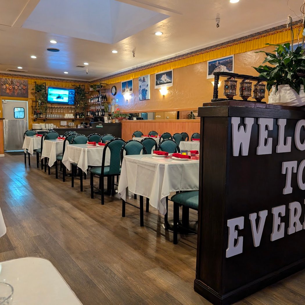 Everest Restaurant 2