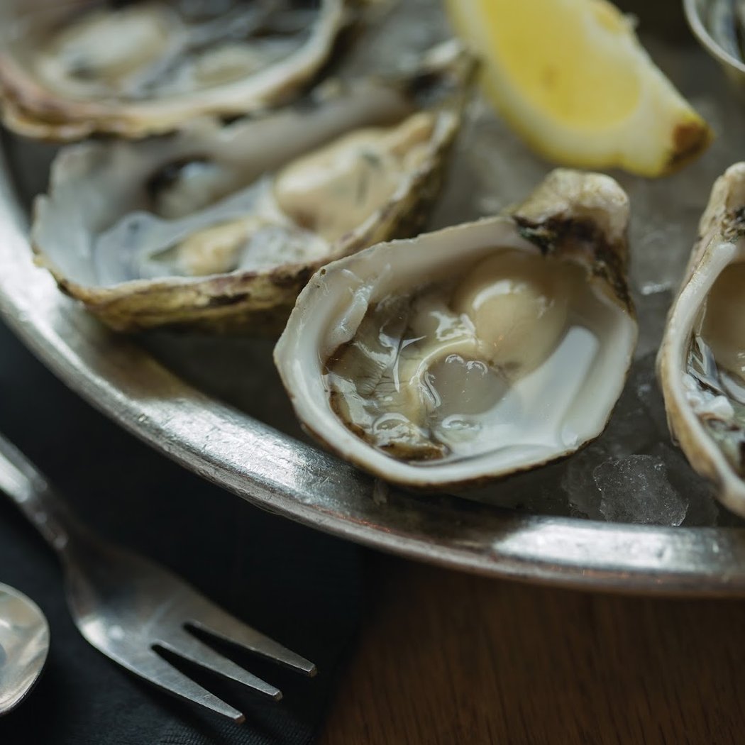 EMC Seafood & Raw Bar 1