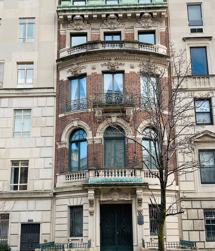 The American Irish Historical Society 2