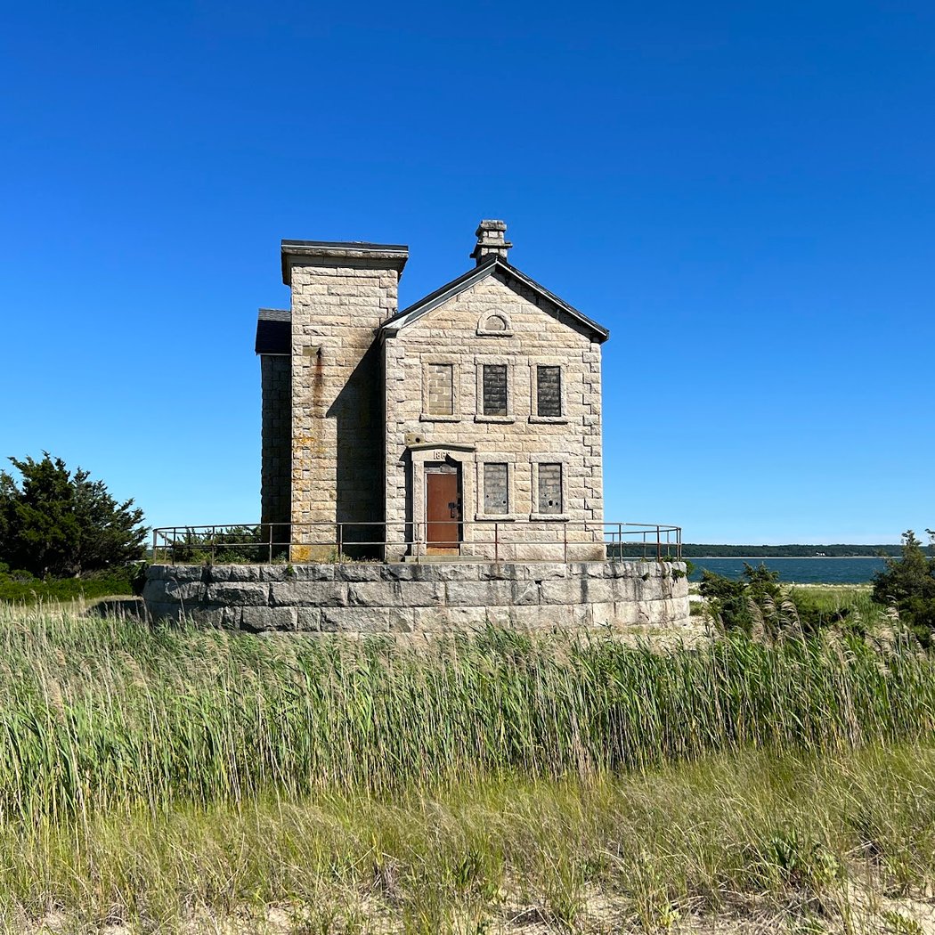 Cedar Island Light 1