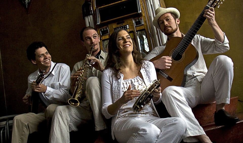 Grupo Falso Baiano Free Family Concert 1