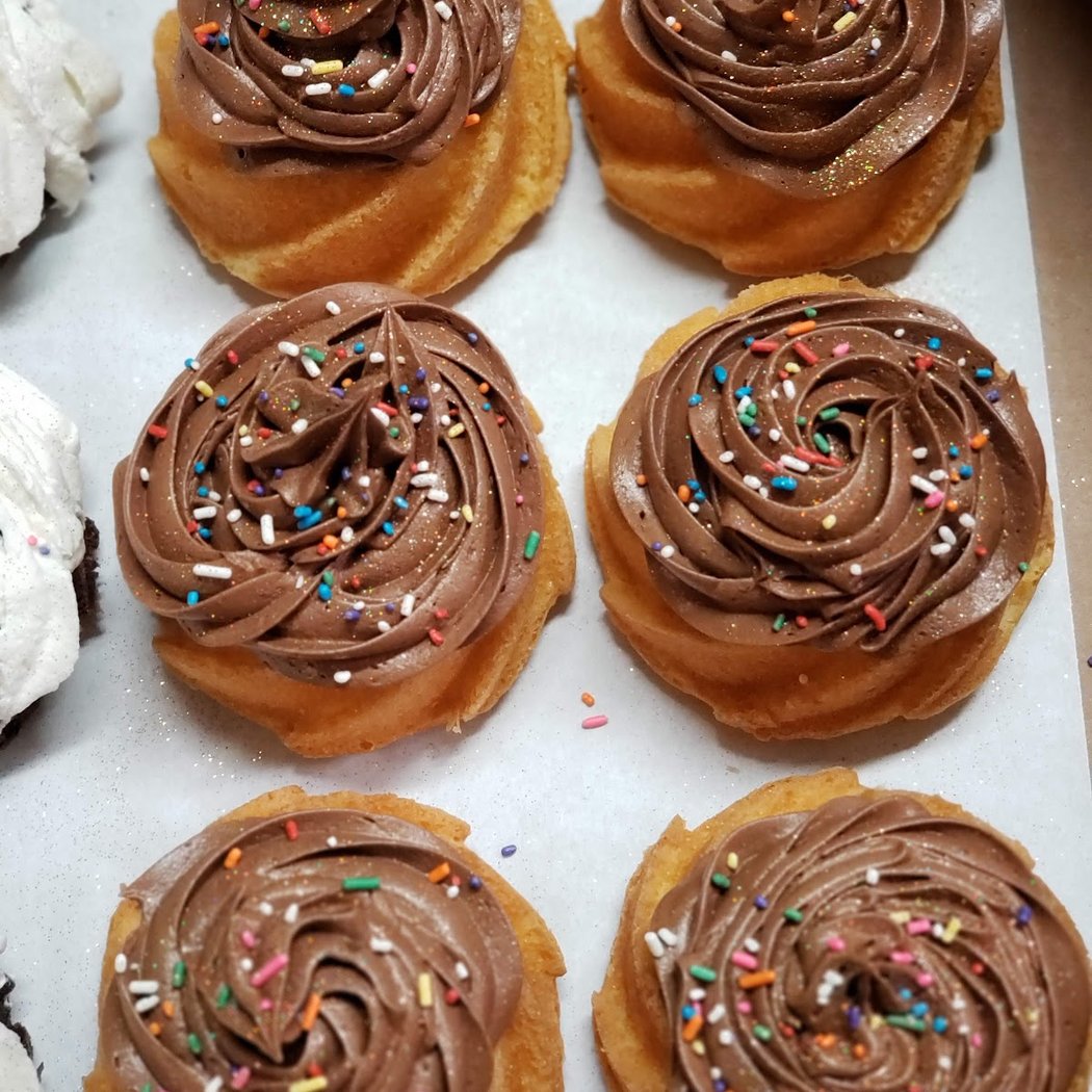 Cassandra's Wedding Cakes & Beyond 1