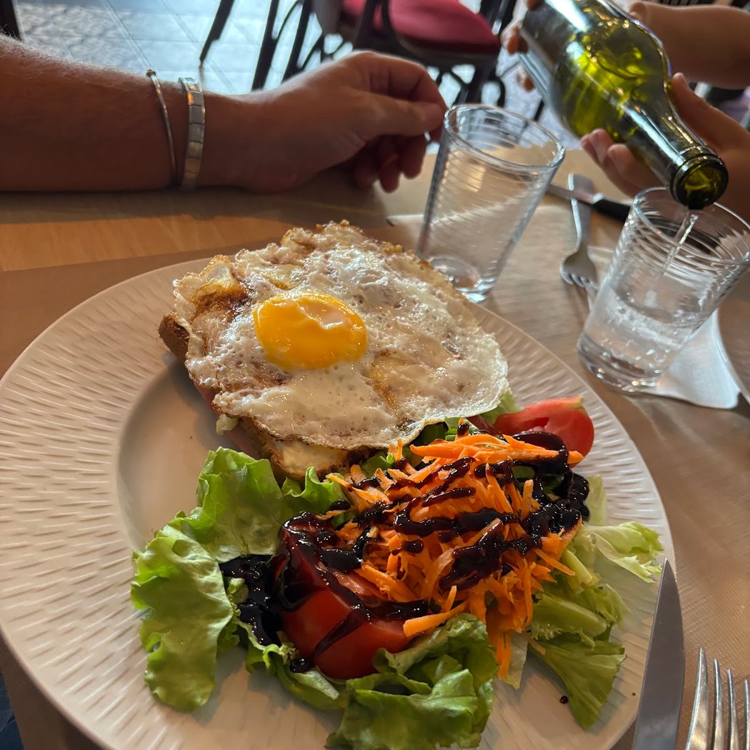 Brasserie Pierre et Marie Curie 1