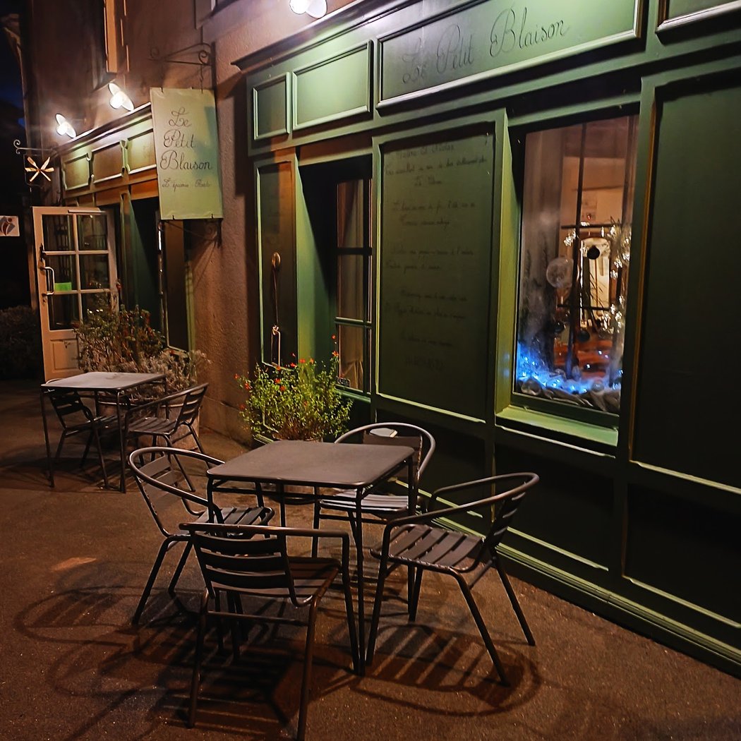 Le Petit Blaison - Restaurant, Café, Epicerie Fine - Blaison St Sulpice 2