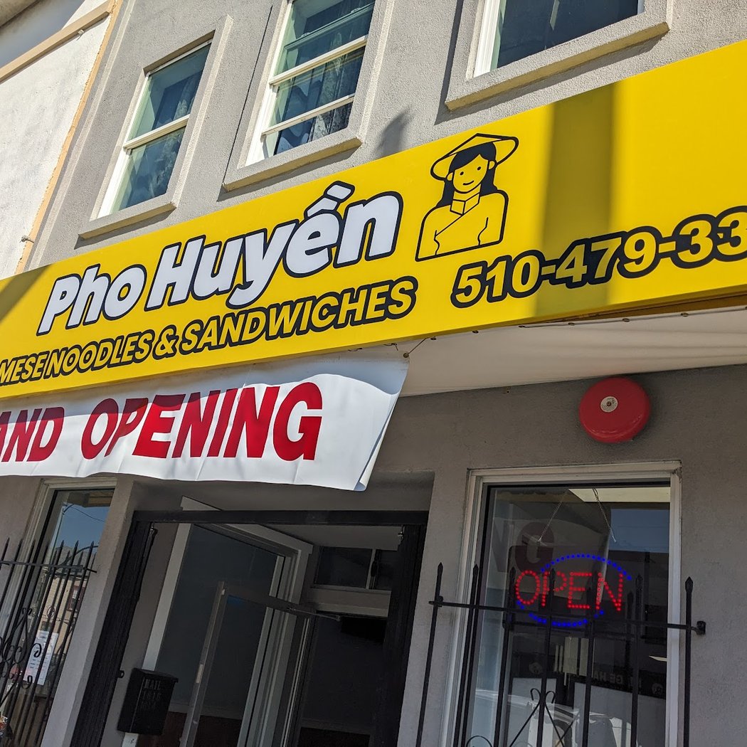 Pho Huyen & Banh Mi 2